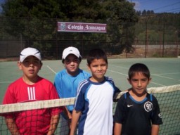 Mi primo Nicolas S&aacute;nchez Ya&ntilde;ez, en el Torneo de Tenis del Colegio Aconcagua.....Tabatha
